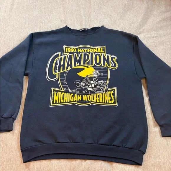 Vintage Michigan Wolverines 1997 National Champions Sweater - Picture 1 of 3